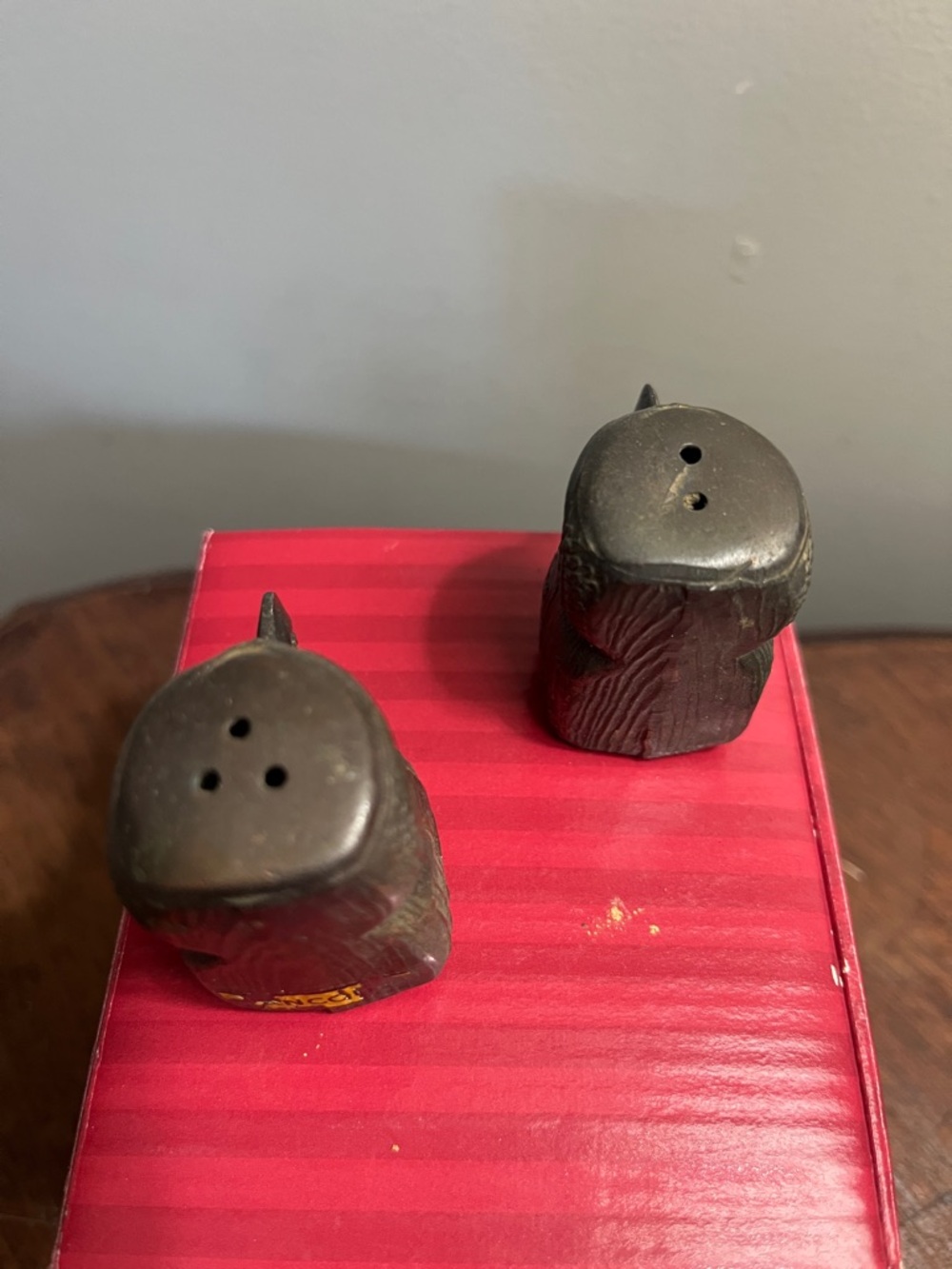 1960s Bronze Totem Pole Salt/Pepper Shakers Dark Bronze - Picture 5 of 5